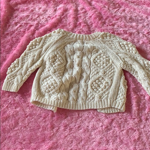 Baby gap sweater / cardigan Sz 6-12 months - Picture 2 of 3